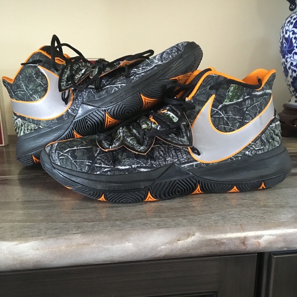 Kyrie 5 Taco Pe - Picture 1 of 4